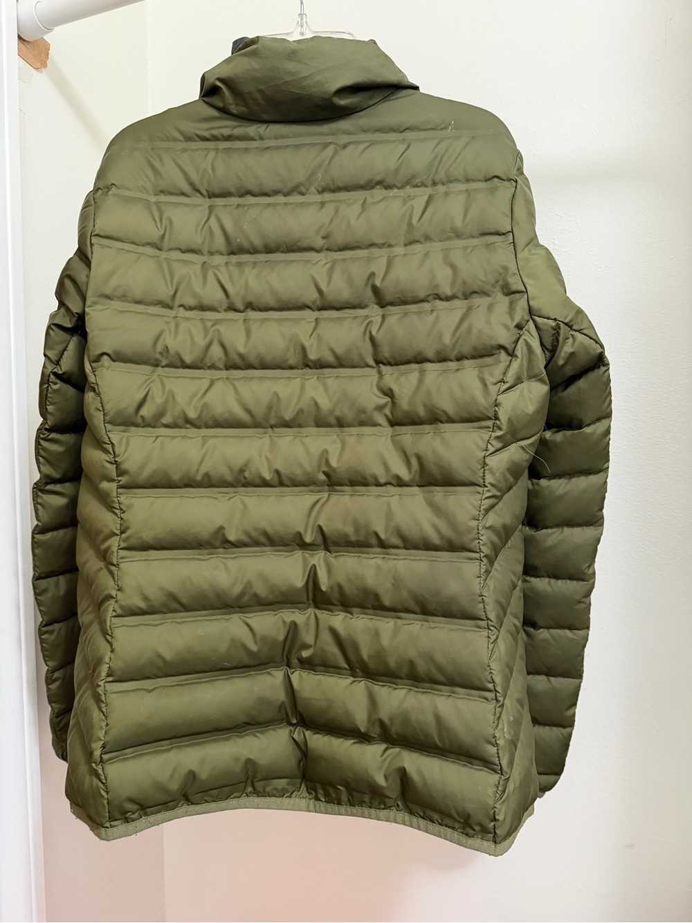 Columbia Olive Green Puffer Jacket with Pink Zippers - Picture 3 of 11